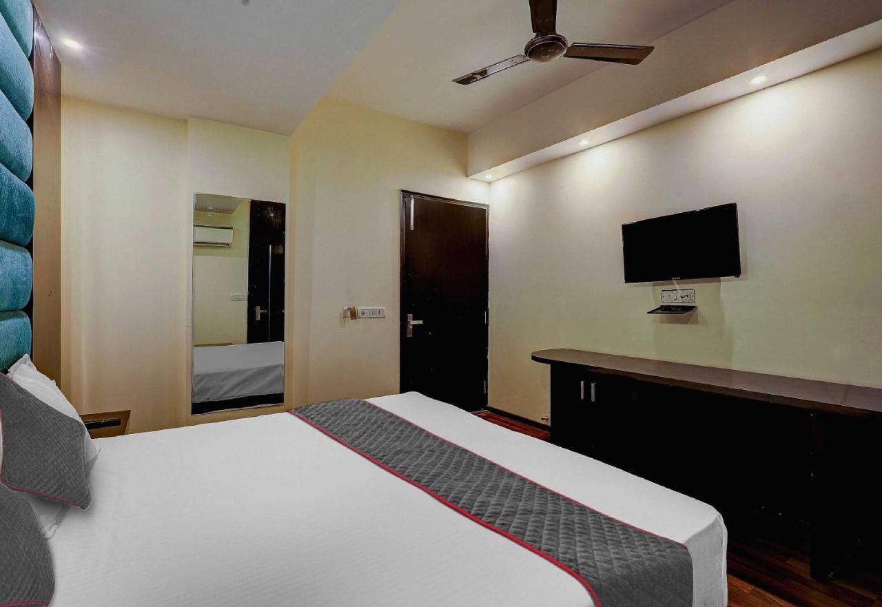 Townhouse Golden King Hotel Ню Делхи Екстериор снимка