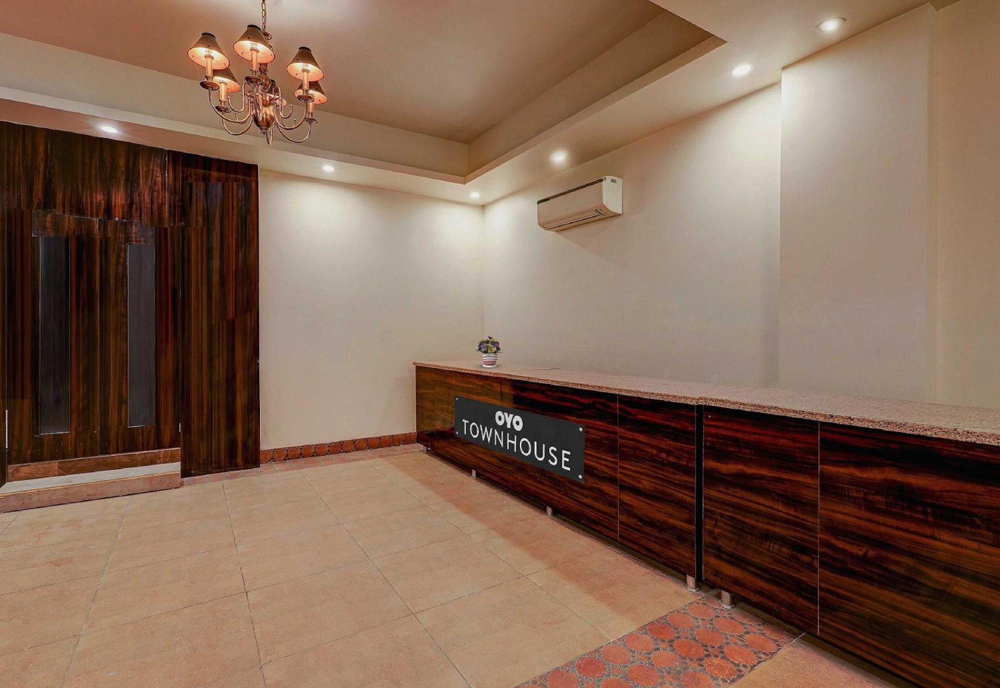 Townhouse Golden King Hotel Ню Делхи Екстериор снимка