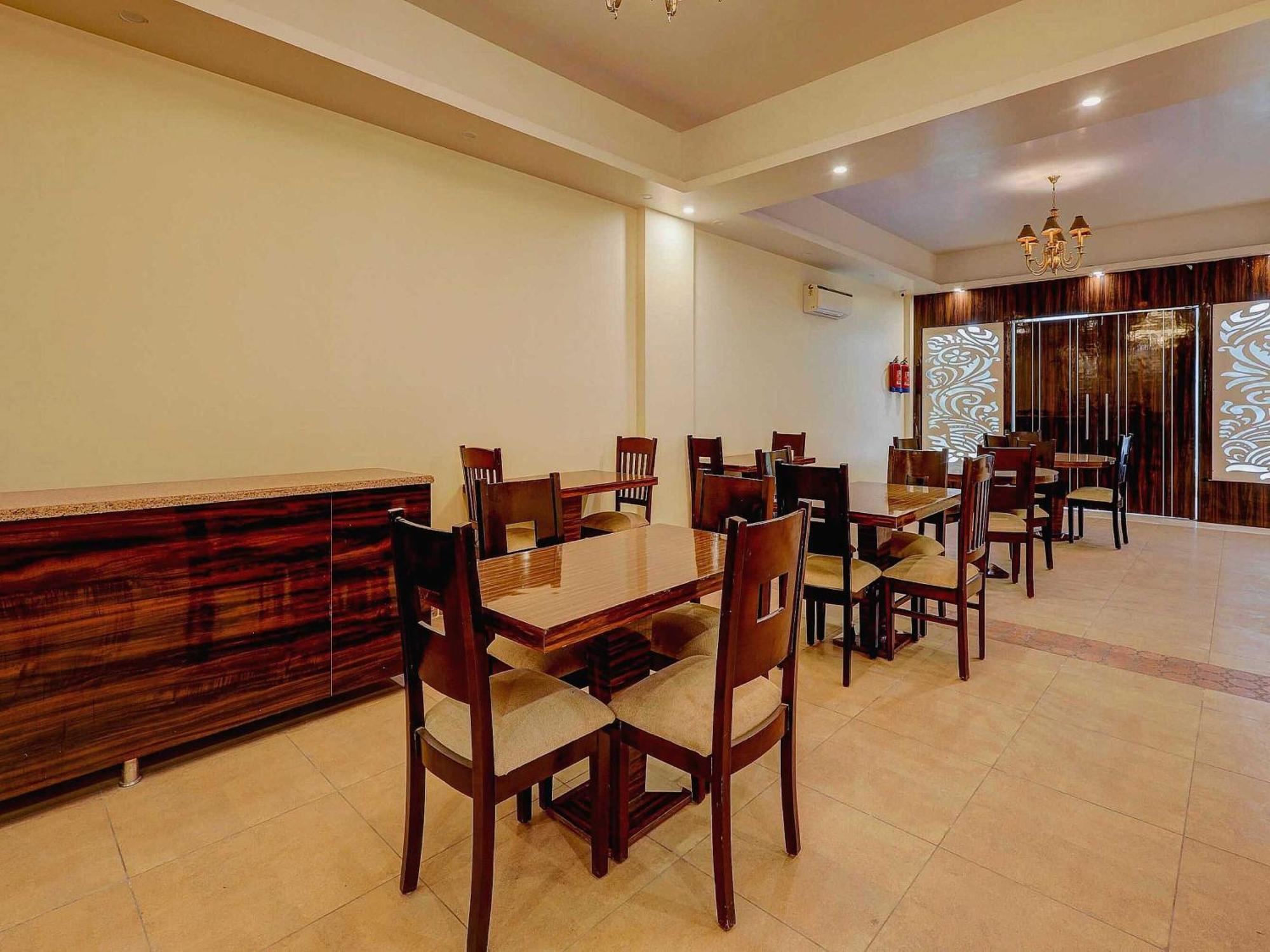Townhouse Golden King Hotel Ню Делхи Екстериор снимка